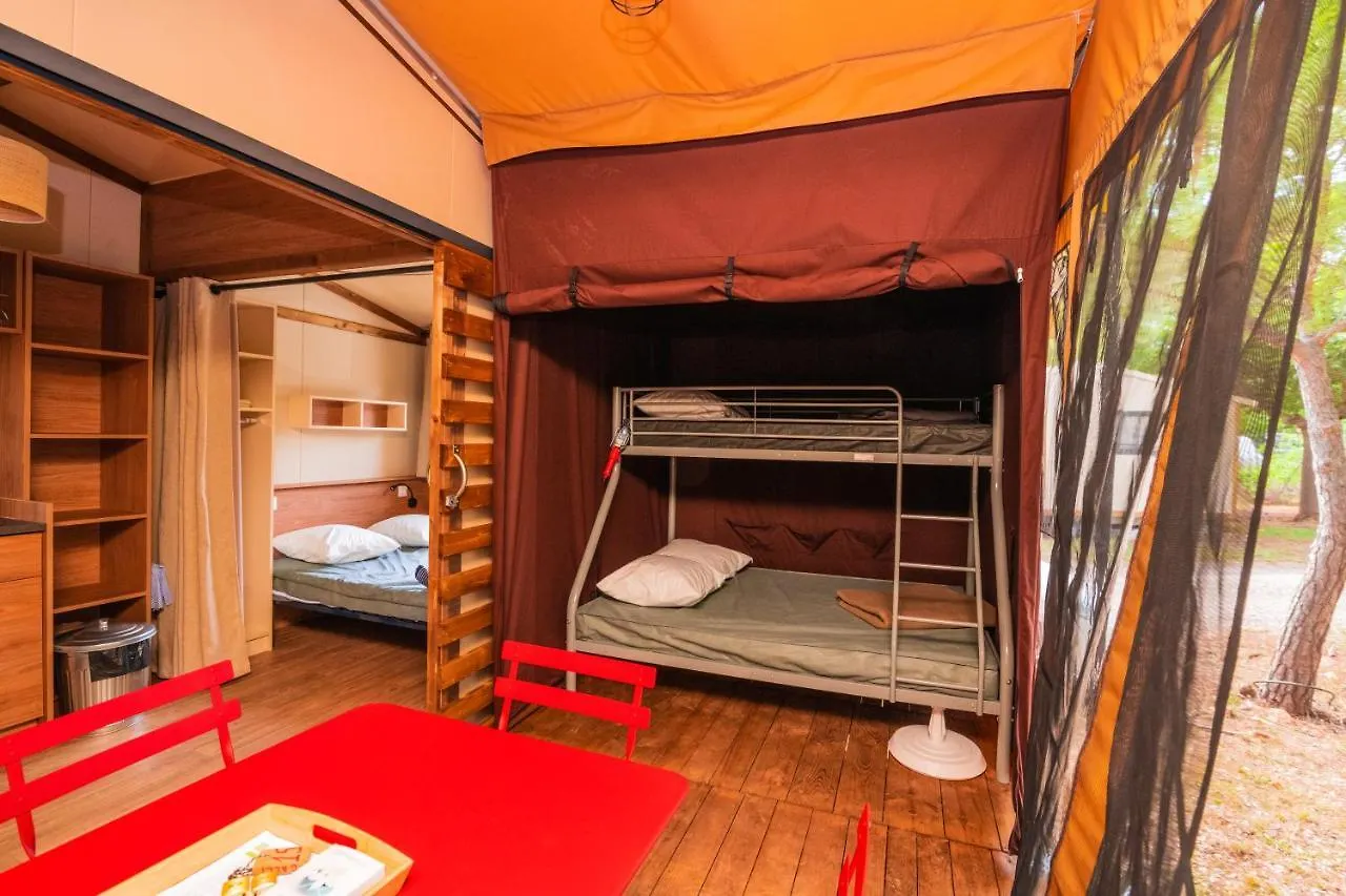 Campsite Camping Onlycamp Les Tuilleres Vercheny France